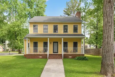 Image de Beautiful home in quiet neighborhood with arcade room. Pet friendly!