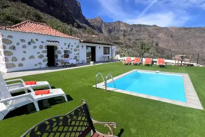 Image de Casa Abuela MarĂa: stunning views, garden pool
