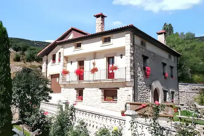 Image de Homerez - Maison spacieuse avec vue montagnes