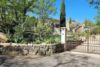 Image de Homerez - Maison charmante à Mons avec piscine partagée