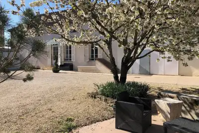 Image de Homerez - Maison élégante à Meursault avec jardin clos et cheminée