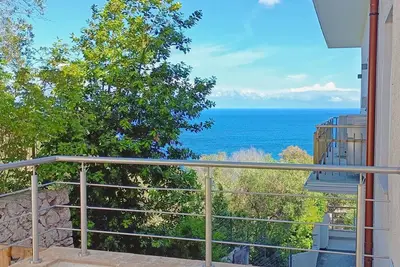Image de Apartment with garden and sea-view terrace from which to admire magical sunrises.
