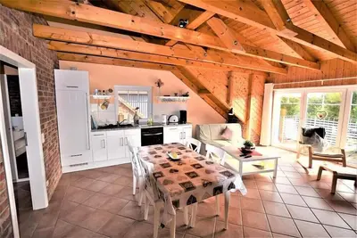 Image de Apartments 3 and 4 are located on the upper floor.