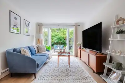 Image de Charmant appartement de 4 chambres près de la Tamise avec patio