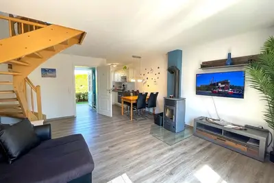 Image de Vacation semi-detached house \"Schäferhund\" with the garden on the west beach in the Baltic seaside resort of Thiessow