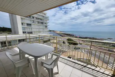 Image de Appartement 2 chambres avec terrasse et garage privatif proche plage