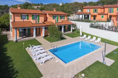 Image de Homerez - Appartement élégant à Ripenda Kras avec piscine