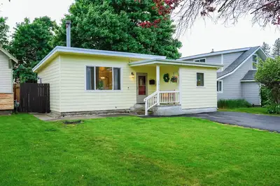 Image de Sunny Cda Cottage – Cozy Midtown Retreat Near Lake