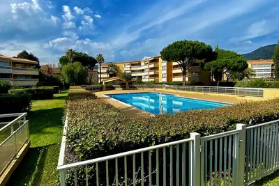 Image de ❤️Superbe T2 Climatisé avec Piscine proche de la Plage et des Commerces ☀️