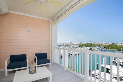 Image de Mariner's Oasis at Sunset Marina- 2bed 2 bath condo w/boat slip for rent