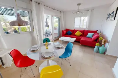 Image de Modern 2 bedroom, 1 bathroom Apartment
