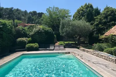 Image de Oasis Provençale au Coeur du Village de Roussillon