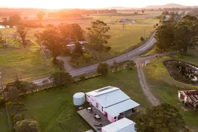 Image de Heart of Lovedale - Experience our charming pink home in Hunter Valley.