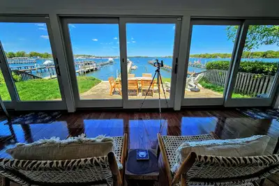 Image de Enchanting West River Retreat