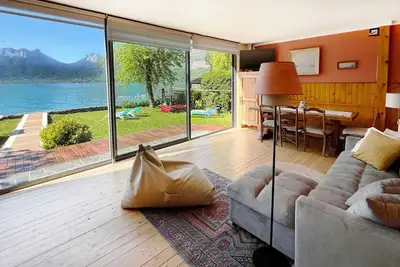 Image de Homerez - Chalet les pieds dans l'eau, Lac d'Annecy