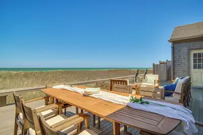 Image de Stunning Ocean View! Beachfront Nantucket Retreat