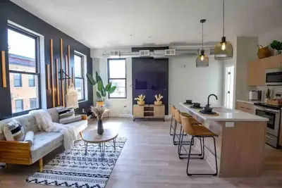 Image de Prime Otr, Steps to Tql, Findlay Market, & Light Rail, Lux King Bed, 55in Tv