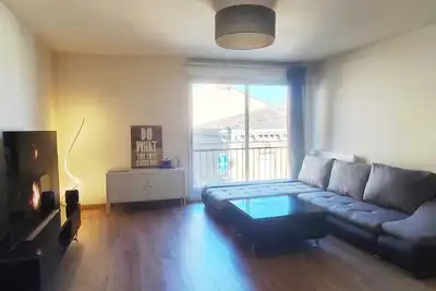 Image de Appartement spacieux avec parking Ă Bordeaux