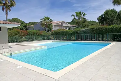 Image de Zenitude et détente dans cet appartement avec verdure à 5 min du centre ville!