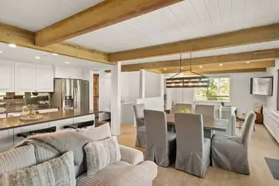 Image de Great Condo Next to Gondola! Walk to Everything!