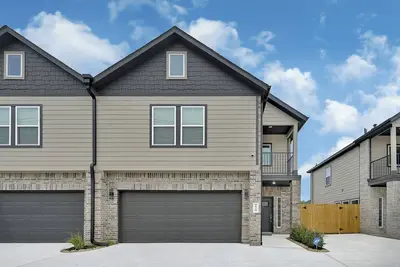 Image de Gorgeous 3 Bedroom 2. 5 Bath