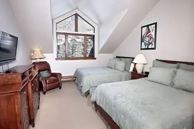 Image de 4 Bedroom-Beaver Creek-Ski In-Ski Out-Pines Lodge!