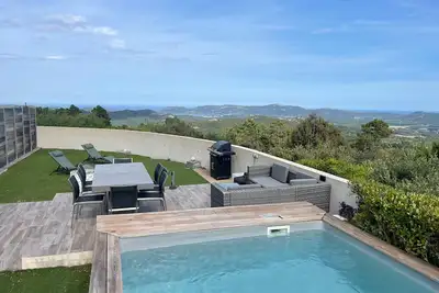 Image de Appartement T3 Avec Piscine et vue Panoramique sur le Golf de Porto Vecchio