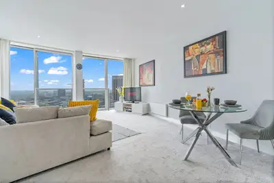 Luxury-Vue historique-Appartement-Salle de bain et douche