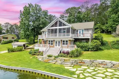 Image de Jaybird's Perch, Jaybird's Perch- Roomy Lakefront Cabin w/Deepwater- Sleeps 10