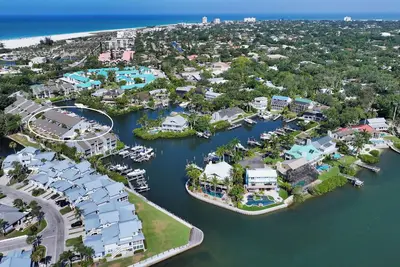 Image de Canalfront 3/3 Townhome Siesta Key w/ boat slip - Walk To The Beach!