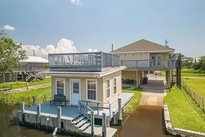 Image de \"The Zion\" - 2 Bedrooms 2 Bath Tiki Hut Private Boat Launch