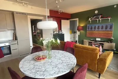 Stylish apartment in a very fun neighborhood- 10’mins to Oslo and Airport