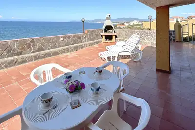 Image de Appartement 'La Casa Di Giò' avec vue sur la mer, terrasse privée et Wi-Fi