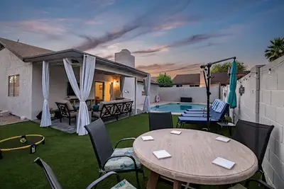 Image de Backyard Oasis + Private Pool & Pets Welcome!