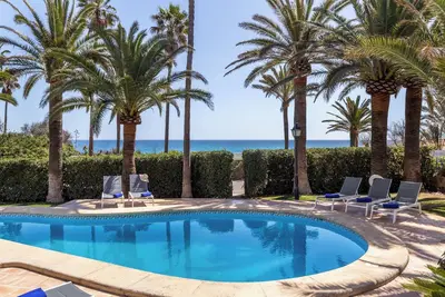 Image de Maison de vacances Sembat avec vue sur la mer, piscine et connexion Wi-Fi