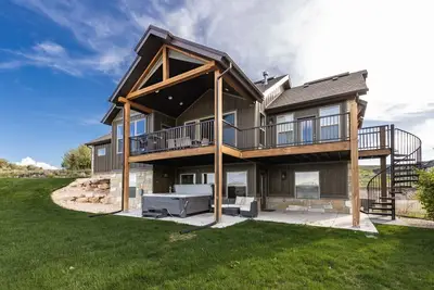 Image de Private Beach Access! Tennis/Pickleball Courts Nearby! Game Room!