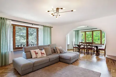 Image de Appartement 'Spazioso Appartamento Con Vista' avec vue sur les montagnes, jardin partagé et Wi-Fi