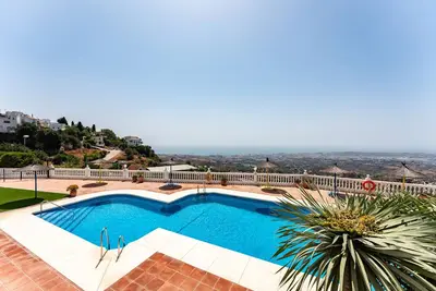 Image de Appartement 'El Mirador De Mijas Holiday Rental' avec piscine partagée, Wi-Fi et climatisation