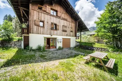 Image de Demi-Chalet Les Trolles 6-8 Pers' avec vue sur la montagne, terrasse privée et Wi-Fi