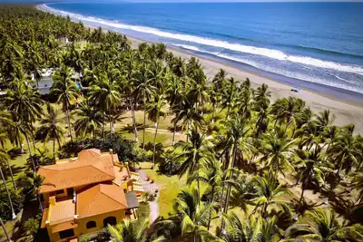 Image de Stunning ocean front villa on a 9-mile protected turtle reserve beach