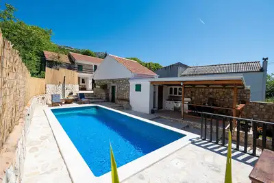 Image de Maison pour la famille avec la piscine Seline, Paklenica (K-23248)