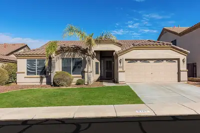 Image de Unfurnished home in family-friendly North Phoenix! \n\n3 Bed + Den, 2 Bath