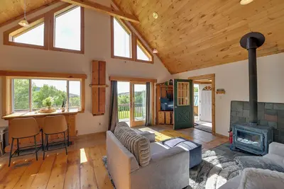 Image de Scenic Catskills Cabin Rental w/ Hot Tub & Views!