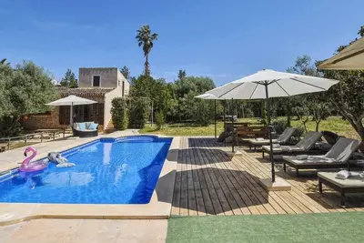 Image de Belle maison de vacances avec piscine privée