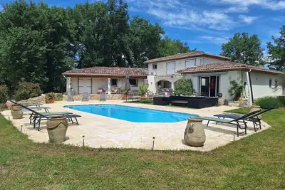 Image de Jolie Villa Familiale Avec Piscine Dans le Var