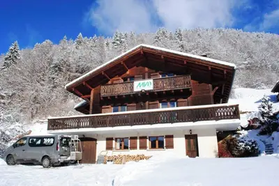 Image de Jacuzzi, vues imprenables, arret de bus, parking
