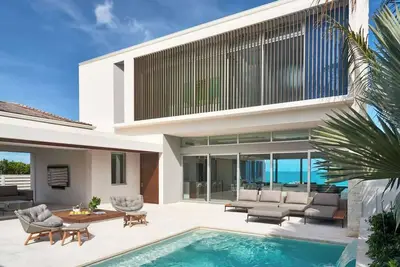 Image de Luxurious Oceanfront Villa | Infinity Pool, Plunge
