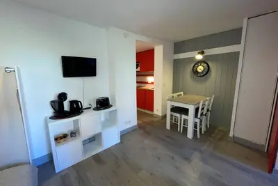 Image de Studio cosy avec balcon, proche pistes et commerces, accès piscine, parfait pour 4 personnes