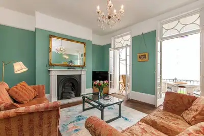 Image de Seafront Regency Townhouse - Uniterrupted Sea Views