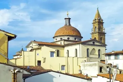 Image de Steps away from renowned landmarks, bustling markets, &authentic Italian eateries\n